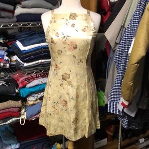 Vintage Breakin’ Loose Halter Floral Dress 💐